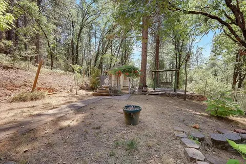 Exterior - 12986 S Mack Rd, Grass Valley, CA 95949 photo 17 of 33