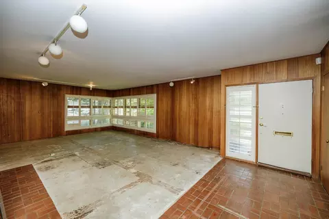 Living - 901 Yale Ave, Modesto, CA 95350 photo 1 of 13