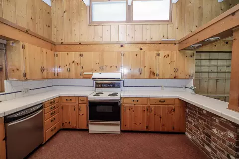 Kitchen - 901 Yale Ave, Modesto, CA 95350 photo 4 of 5