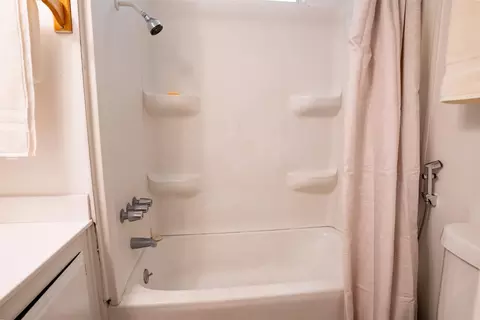 Bath - 4812 Esmar Rd #12, Ceres, CA 95307 photo 3 of 5