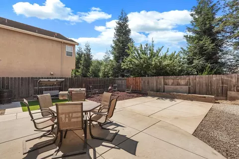 Exterior - 924 Dancer Way, Turlock, CA 95382 photo 10 of 16