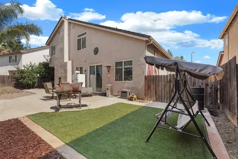 Exterior - 924 Dancer Way, Turlock, CA 95382 photo 12 of 16