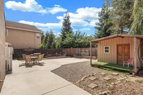Exterior - 924 Dancer Way, Turlock, CA 95382 photo 9 of 16