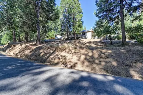 150 Alpine Dr, Colfax, CA 95713 photo 3
