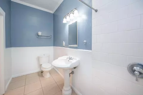 Bath - 901 Union St, Placerville, CA 95667 photo 5 of 6