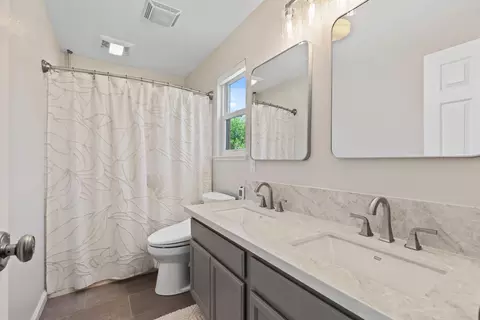 Bath - 1772 Cheryl Ct, Ripon, CA 95366 photo 3 of 5