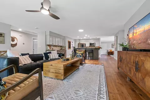 Living - 1772 Cheryl Ct, Ripon, CA 95366 photo 2 of 4