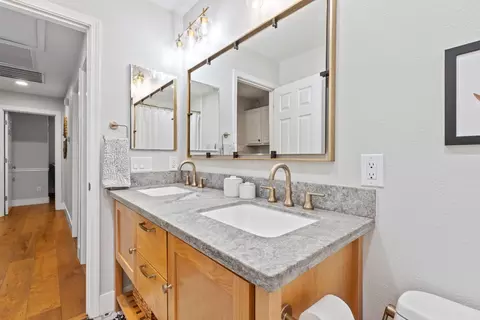 Bath - 1772 Cheryl Ct, Ripon, CA 95366 photo 2 of 5