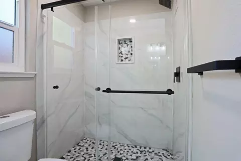 Bath - 1891 S Central Ave, Tracy, CA 95376 photo 2 of 4