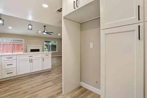 Entry Way - 1891 S Central Ave, Tracy, CA 95376 photo 2 of 2