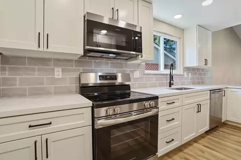 Kitchen - 1891 S Central Ave, Tracy, CA 95376 photo 4 of 4