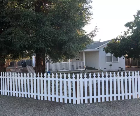 101 W Howard, Visalia, CA 93277
