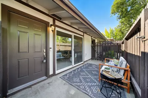 Exterior - 5494 Roundtree Dr #B, Concord, CA 94521 photo 5 of 7