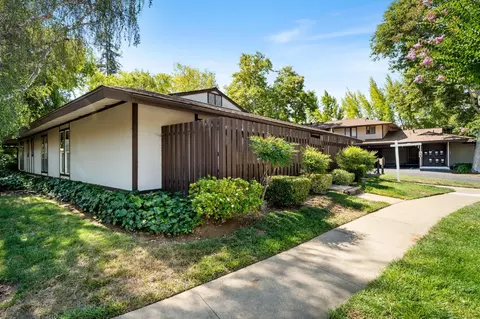 Exterior - 5494 Roundtree Dr #B, Concord, CA 94521 photo 2 of 7