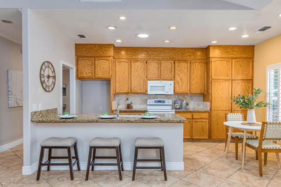 Kitchen - 8754 Springhills Way, Orangevale, CA 95662 photo 2 of 3