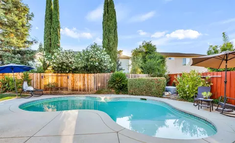 9473 Chicory Field Way, Elk Grove, CA 95624