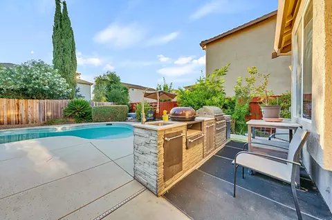 9473 Chicory Field Way, Elk Grove, CA 95624