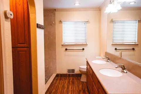 Bath - 3600 E Hawkeye Ave, Turlock, CA 95380 photo 1 of 3