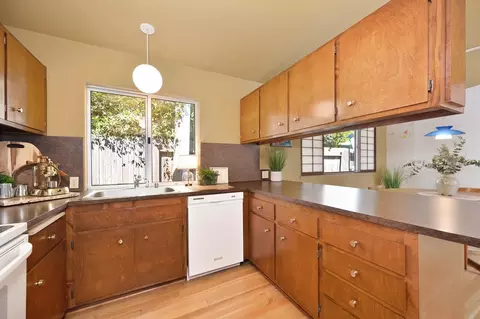 Kitchen - 436 Citadel Dr, Davis, CA 95616 photo 2 of 4