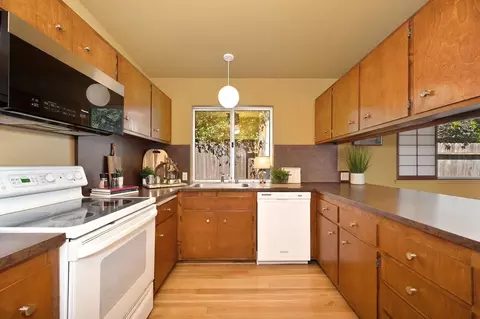 Kitchen - 436 Citadel Dr, Davis, CA 95616 photo 1 of 4