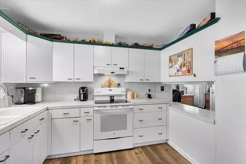 Kitchen - 3817 Moana Way, Modesto, CA 95355 photo 4 of 6