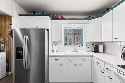 Kitchen - 3817 Moana Way, Modesto, CA 95355 photo 5 of 6