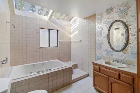 Bath - 13091 Cherry Rd, Wilton, CA 95693 photo 1 of 3