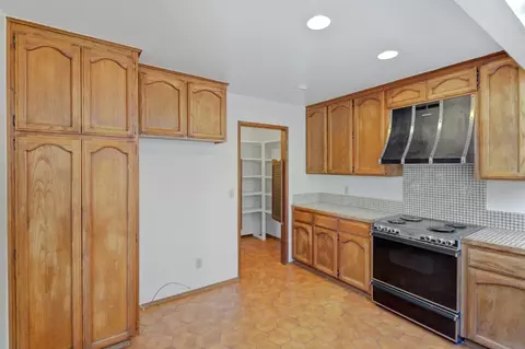 Kitchen - 13091 Cherry Rd, Wilton, CA 95693 photo 3 of 4