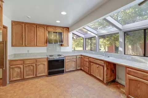 Kitchen - 13091 Cherry Rd, Wilton, CA 95693 photo 2 of 4