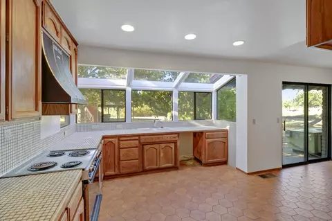 Kitchen - 13091 Cherry Rd, Wilton, CA 95693 photo 1 of 4