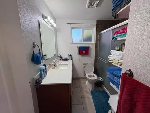 Bath - 2526 Roeding Rd, Ceres, CA 95307 photo 4 of 4