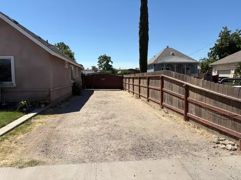 Exterior - 2526 Roeding Rd, Ceres, CA 95307 photo 3 of 11