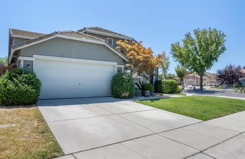 1022 Highlands Park Dr, Ceres, CA 95307 photo 2