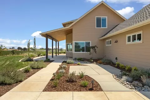 Exterior - 18739 Clements Rd, Lodi, CA 95240 photo 2 of 7