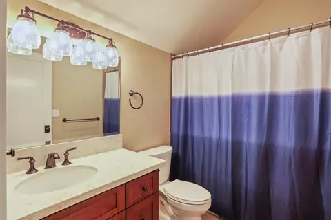 Bath - 18739 Clements Rd, Lodi, CA 95240 photo 5 of 5
