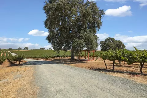 Exterior - 18739 Clements Rd, Lodi, CA 95240 photo 6 of 7
