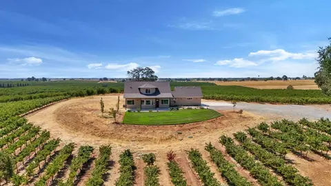 Exterior - 18739 Clements Rd, Lodi, CA 95240 photo 1 of 7
