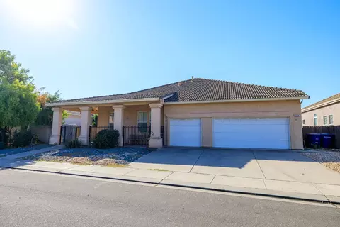 Exterior - 3144 La Costa Ln, Modesto, CA 95355 photo 2 of 9