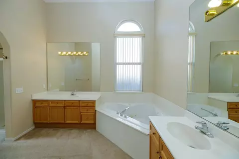 Bath - 3144 La Costa Ln, Modesto, CA 95355 photo 3 of 6