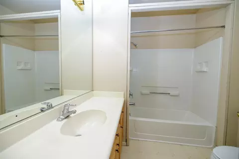 Bath - 3144 La Costa Ln, Modesto, CA 95355 photo 6 of 6