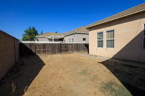 Exterior - 3144 La Costa Ln, Modesto, CA 95355 photo 3 of 9