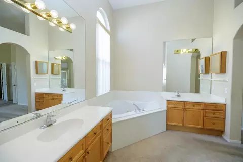 Bath - 3144 La Costa Ln, Modesto, CA 95355 photo 4 of 6
