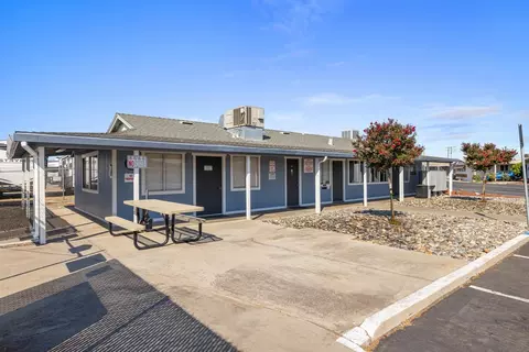 Exterior - 4812 Esmar Rd #2, Ceres, CA 95307 photo 3 of 11