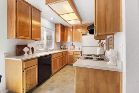 927 La Coruno St, Davis, CA 95618 photo 16