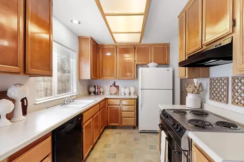 927 La Coruno St, Davis, CA 95618 photo 17