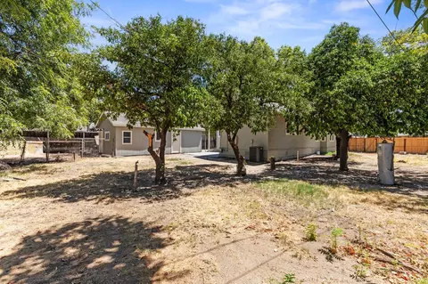 525 E Marshall St, Turlock, CA 95380 photo 25