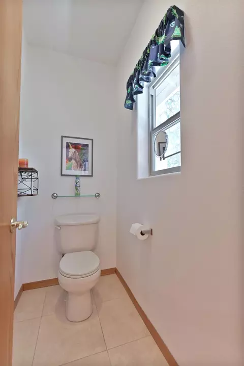 Bath - 13680 Elderberry Dr, Pine Grove, CA 95665 photo 4 of 6