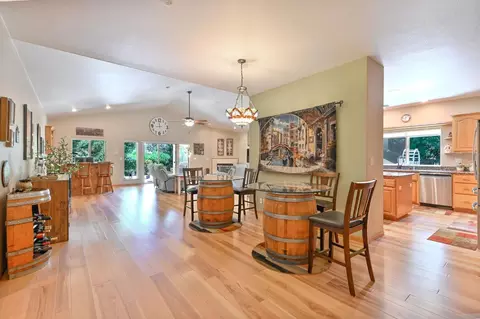 Dining - 13680 Elderberry Dr, Pine Grove, CA 95665 photo 2 of 3