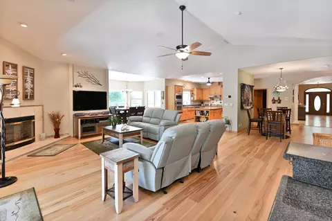 Living - 13680 Elderberry Dr, Pine Grove, CA 95665 photo 3 of 3