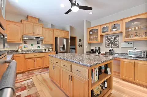 Kitchen - 13680 Elderberry Dr, Pine Grove, CA 95665 photo 3 of 5